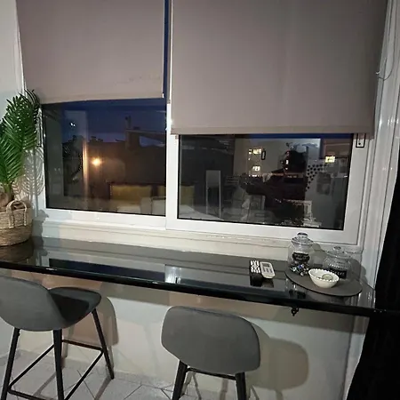 Downtown With View 23 *