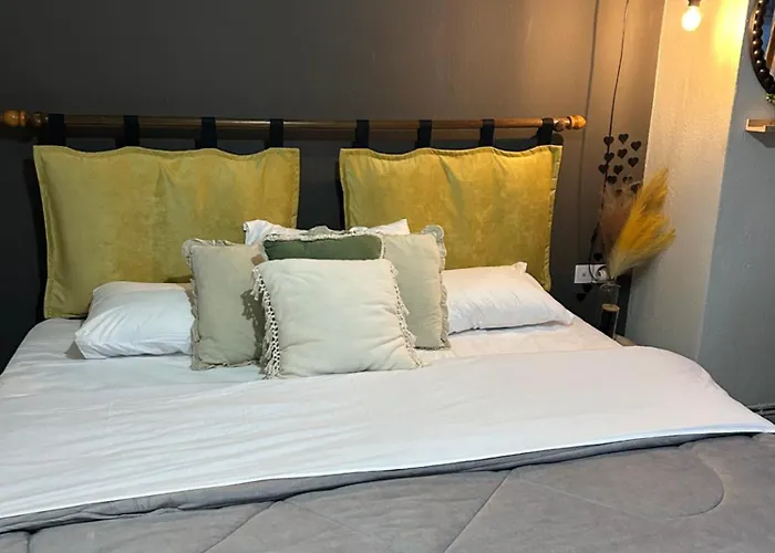 Apartament Downtown With View 23 Serres